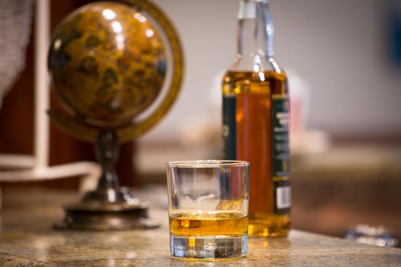 科拉罗酒店 迪亚诺马里纳 外观 照片